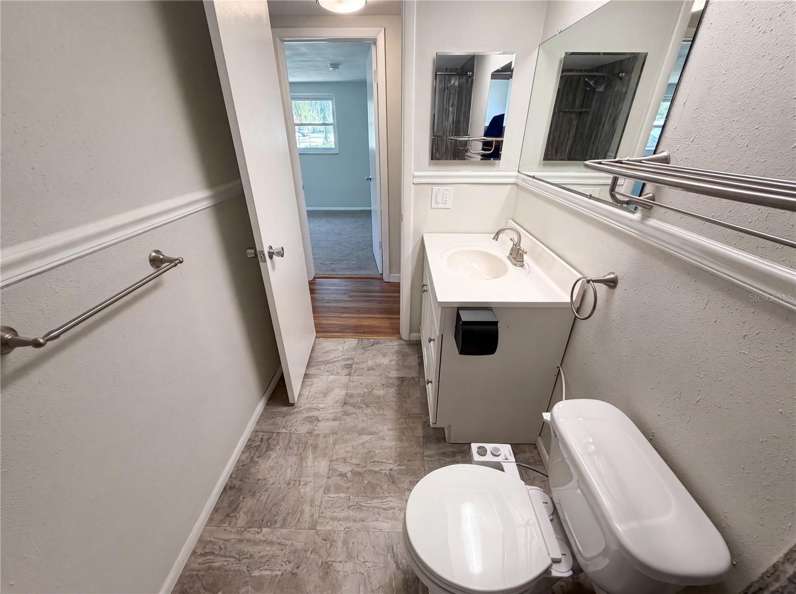 COLONIAL HILLS - Residential