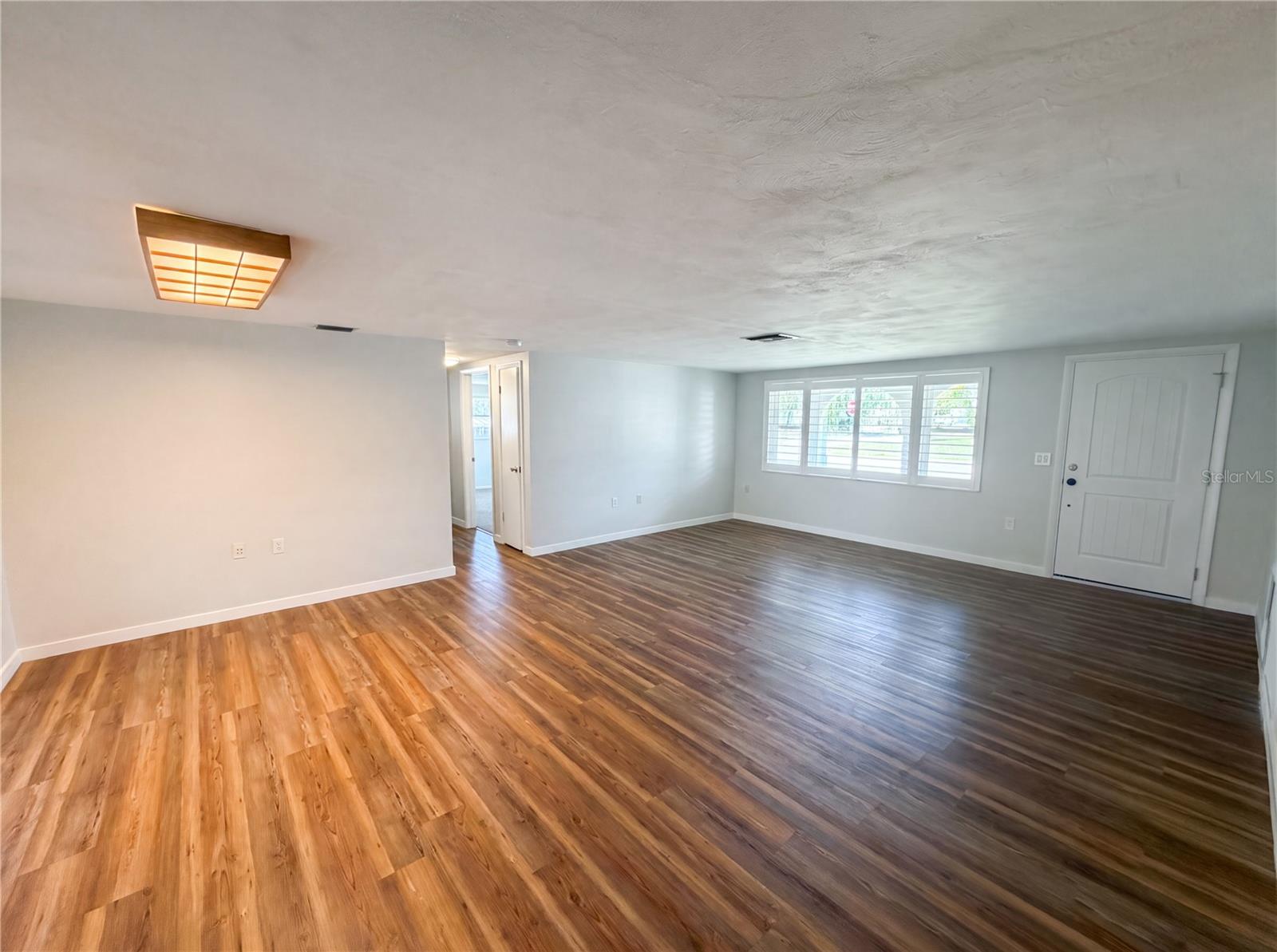 COLONIAL HILLS - Residential