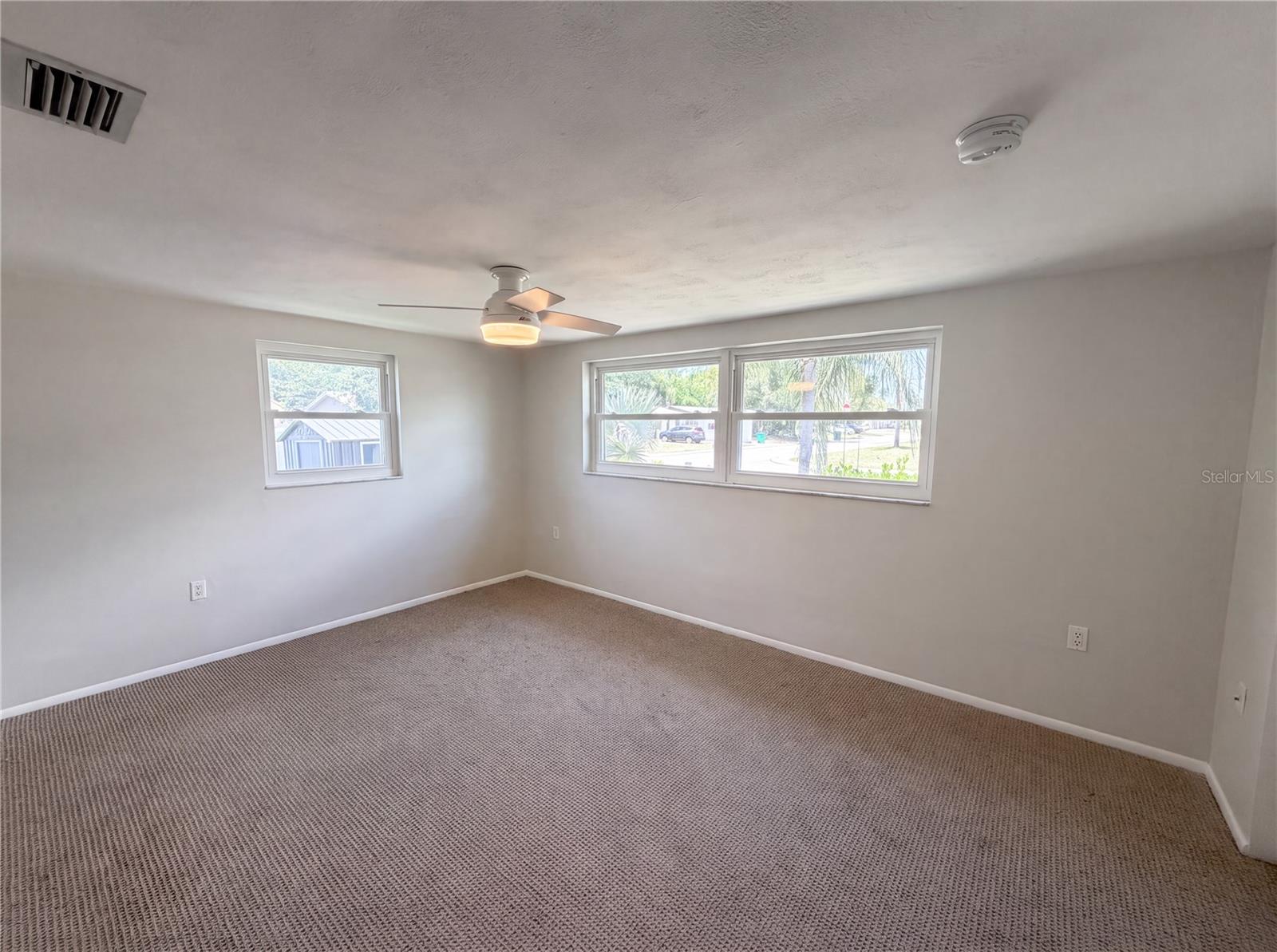COLONIAL HILLS - Residential