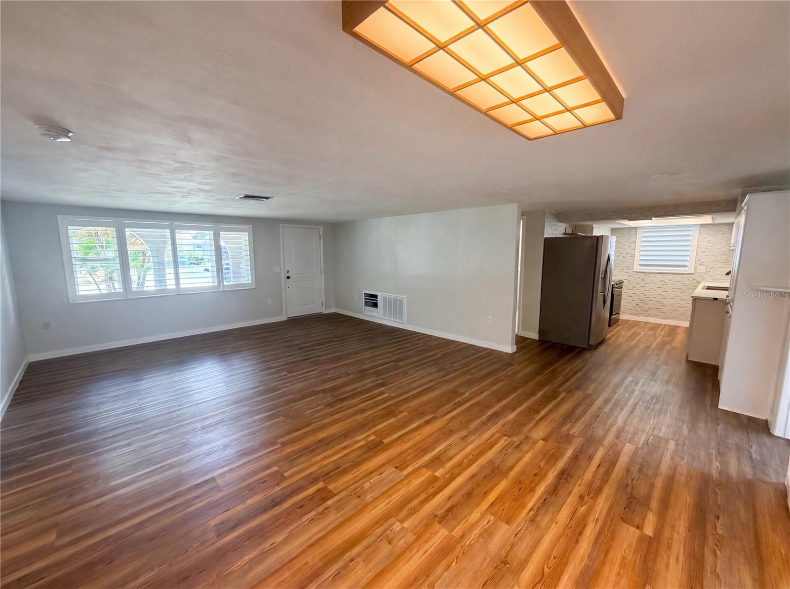 COLONIAL HILLS - Residential