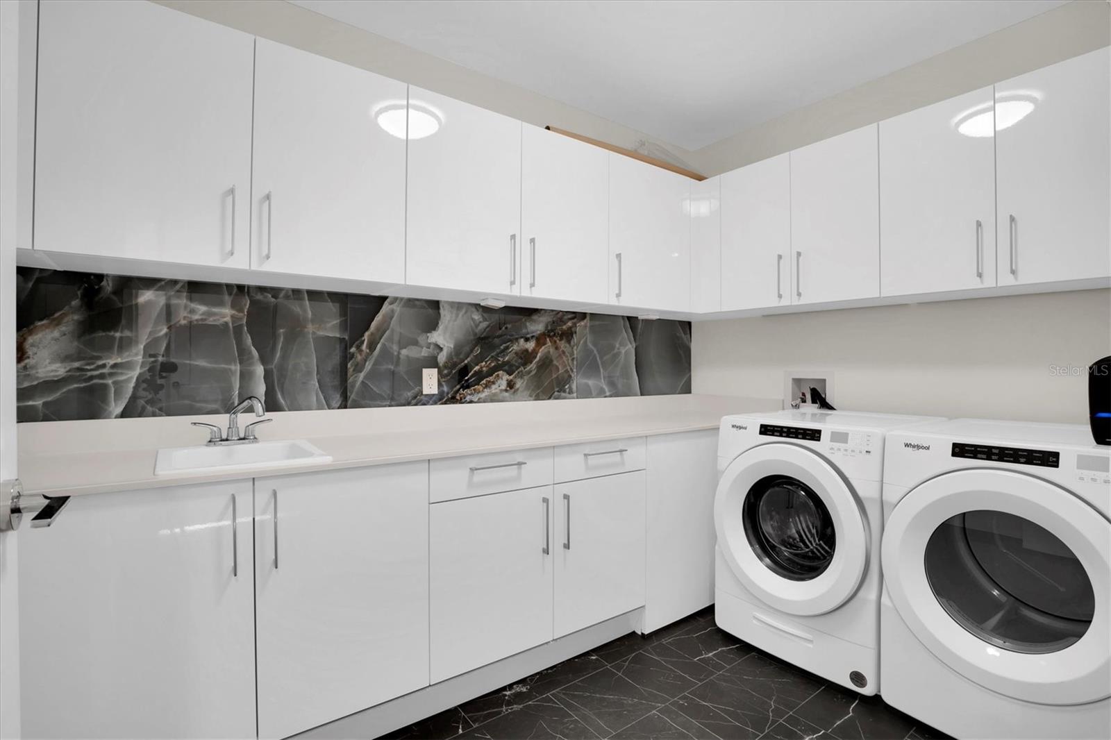 SALTAIRE CONDO - Residential