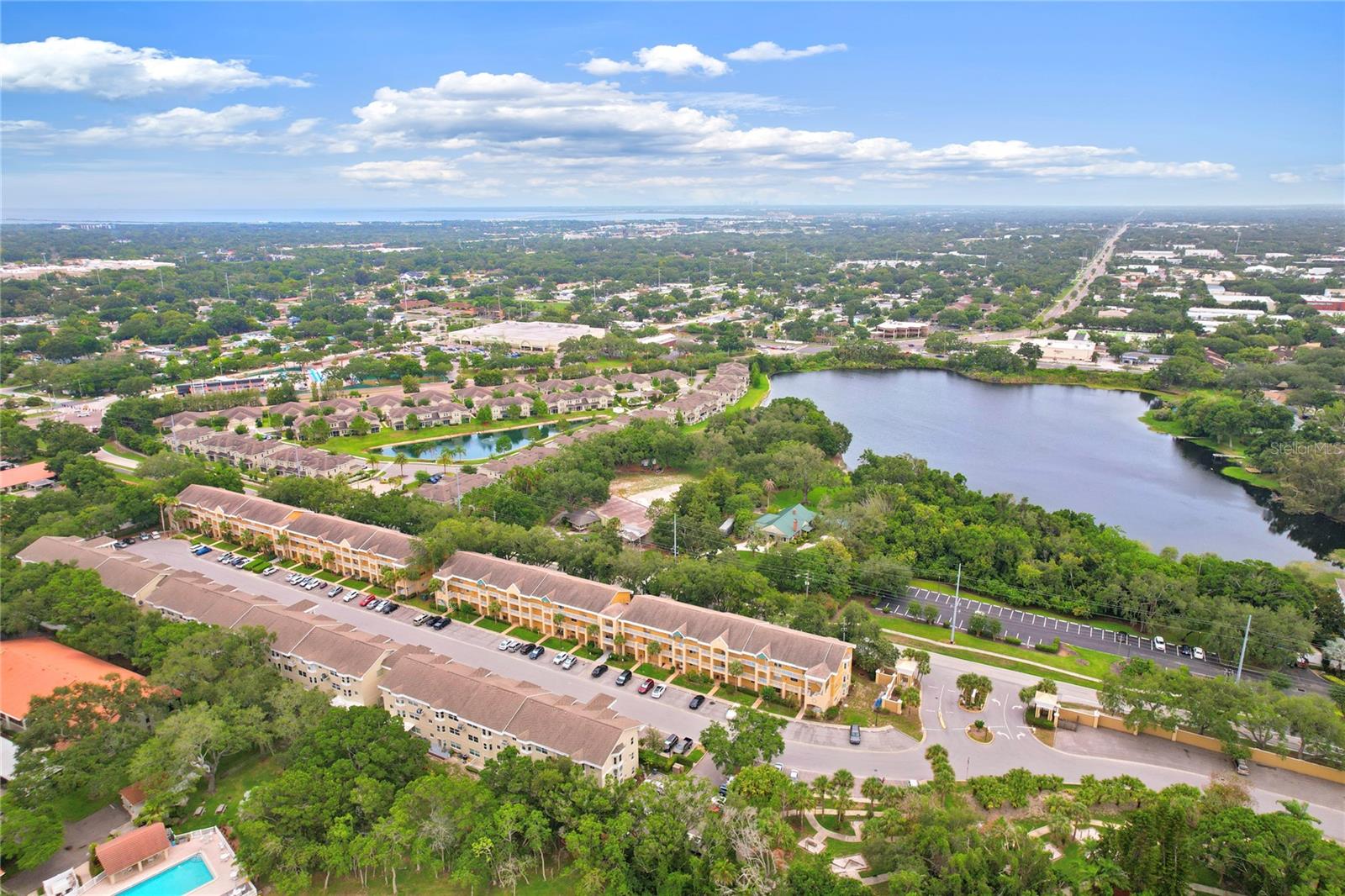 ON TOP OF THE WORLD - Residential