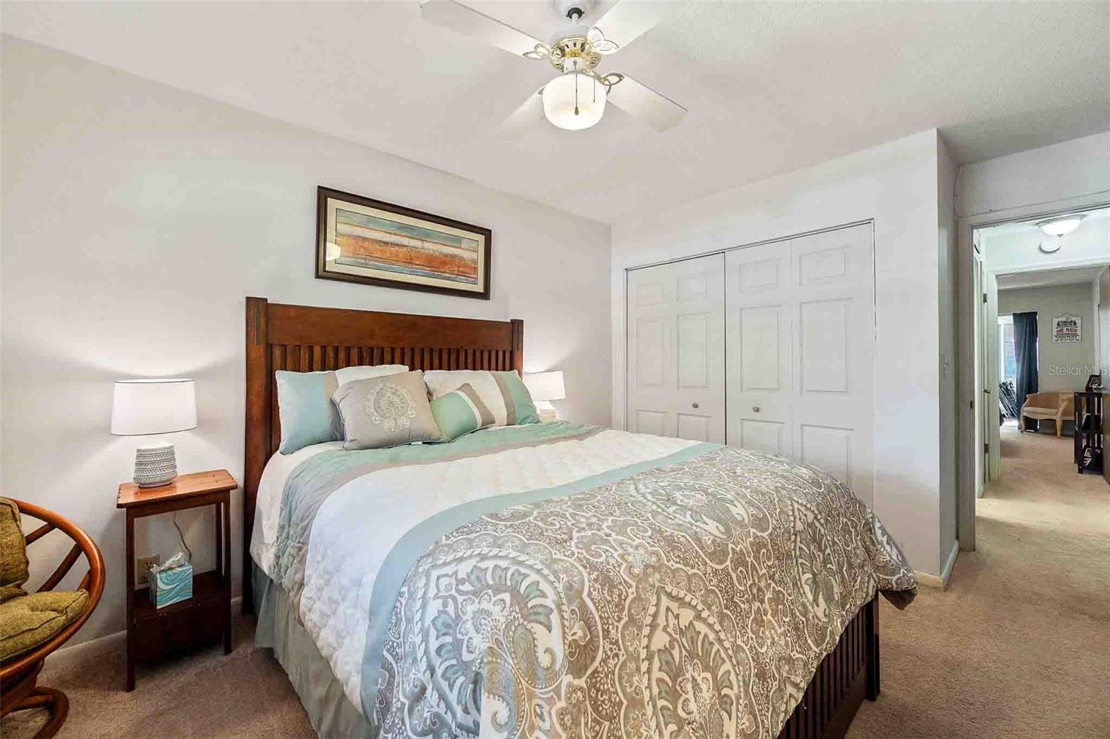 TWIN OAKS APTS - Residential