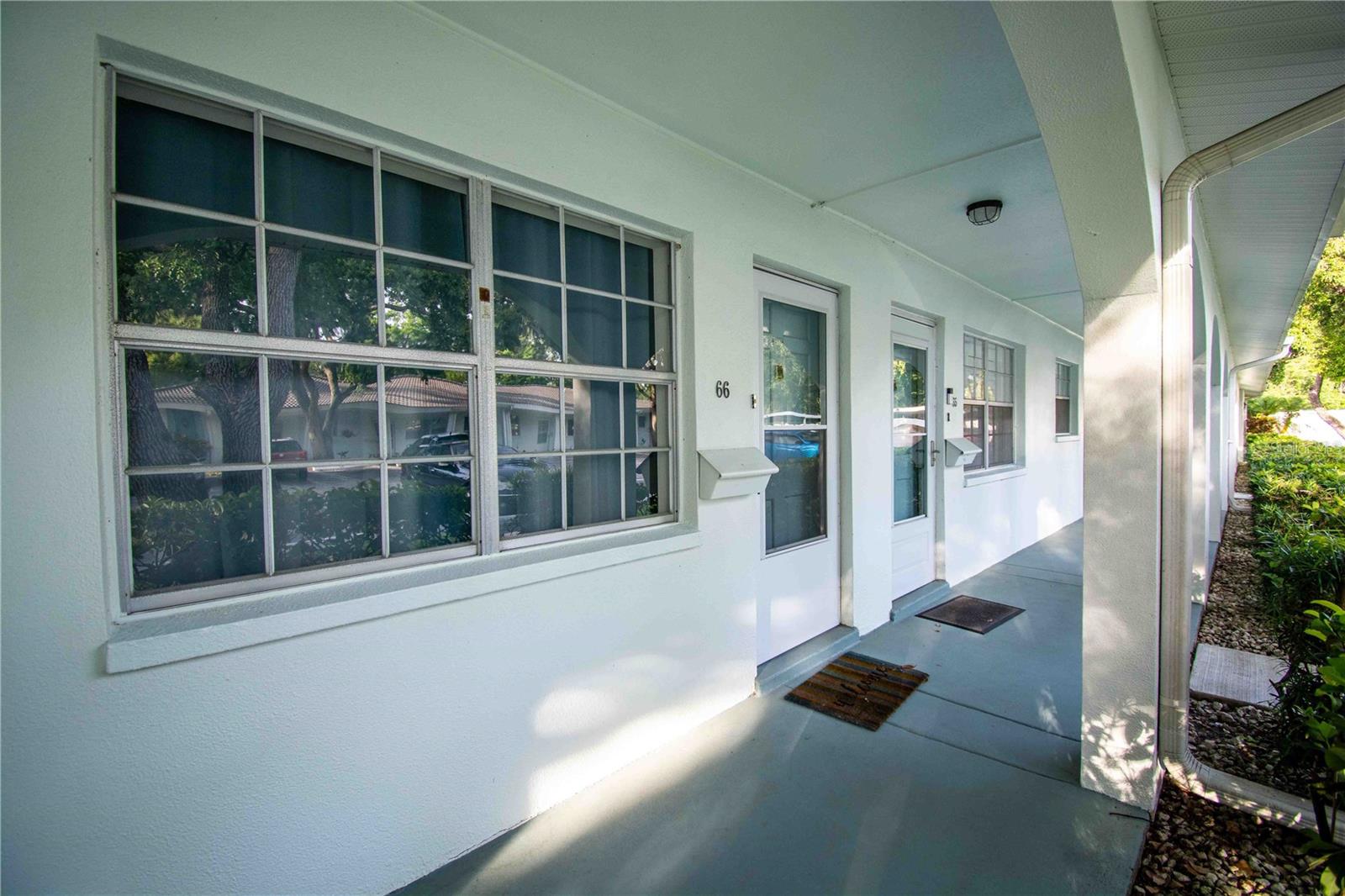 TWIN OAKS APTS - Residential
