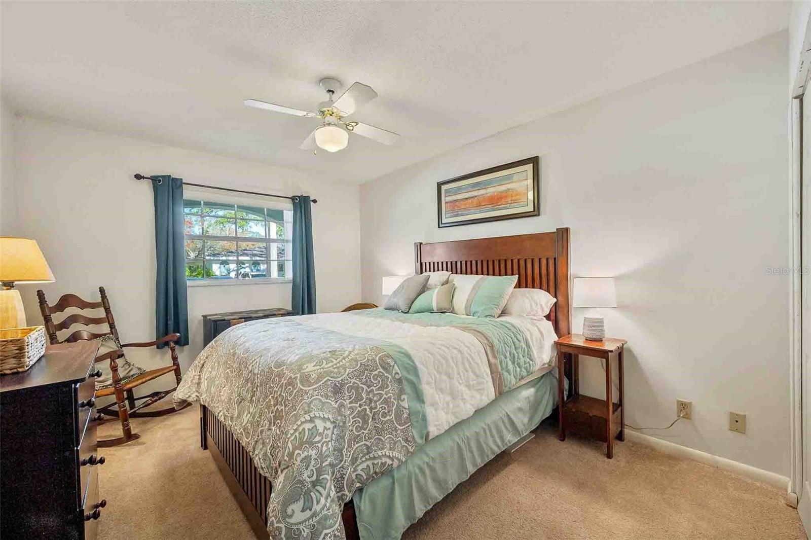 TWIN OAKS APTS - Residential