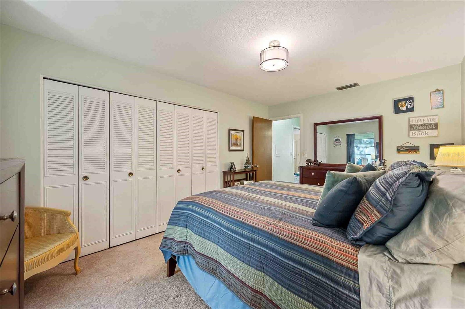 TWIN OAKS APTS - Residential