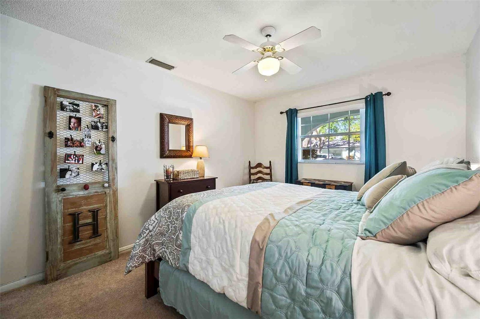 TWIN OAKS APTS - Residential