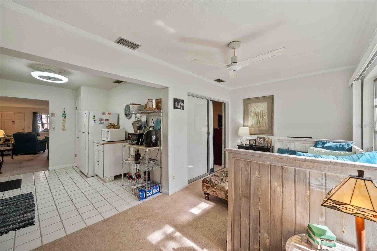TWIN OAKS APTS - Residential
