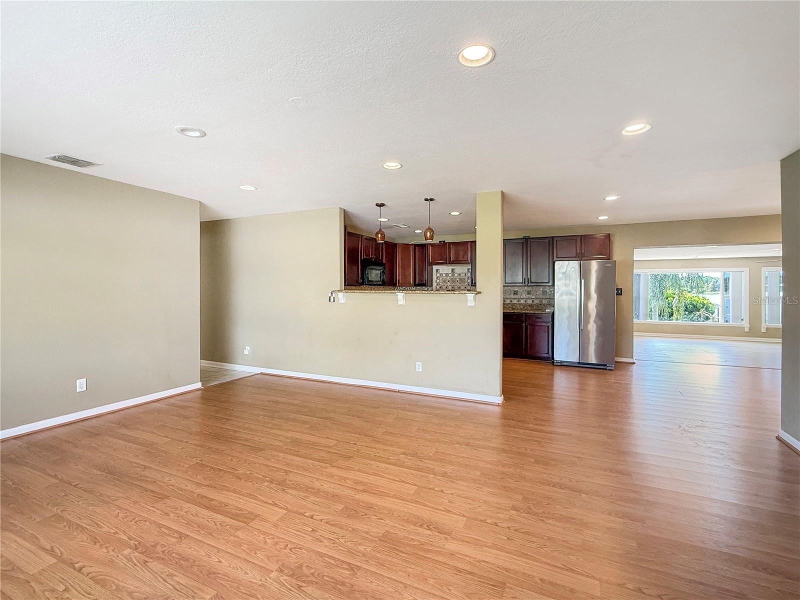 ELOISE WOODS LAKE ROY UNIT - Residential Lease