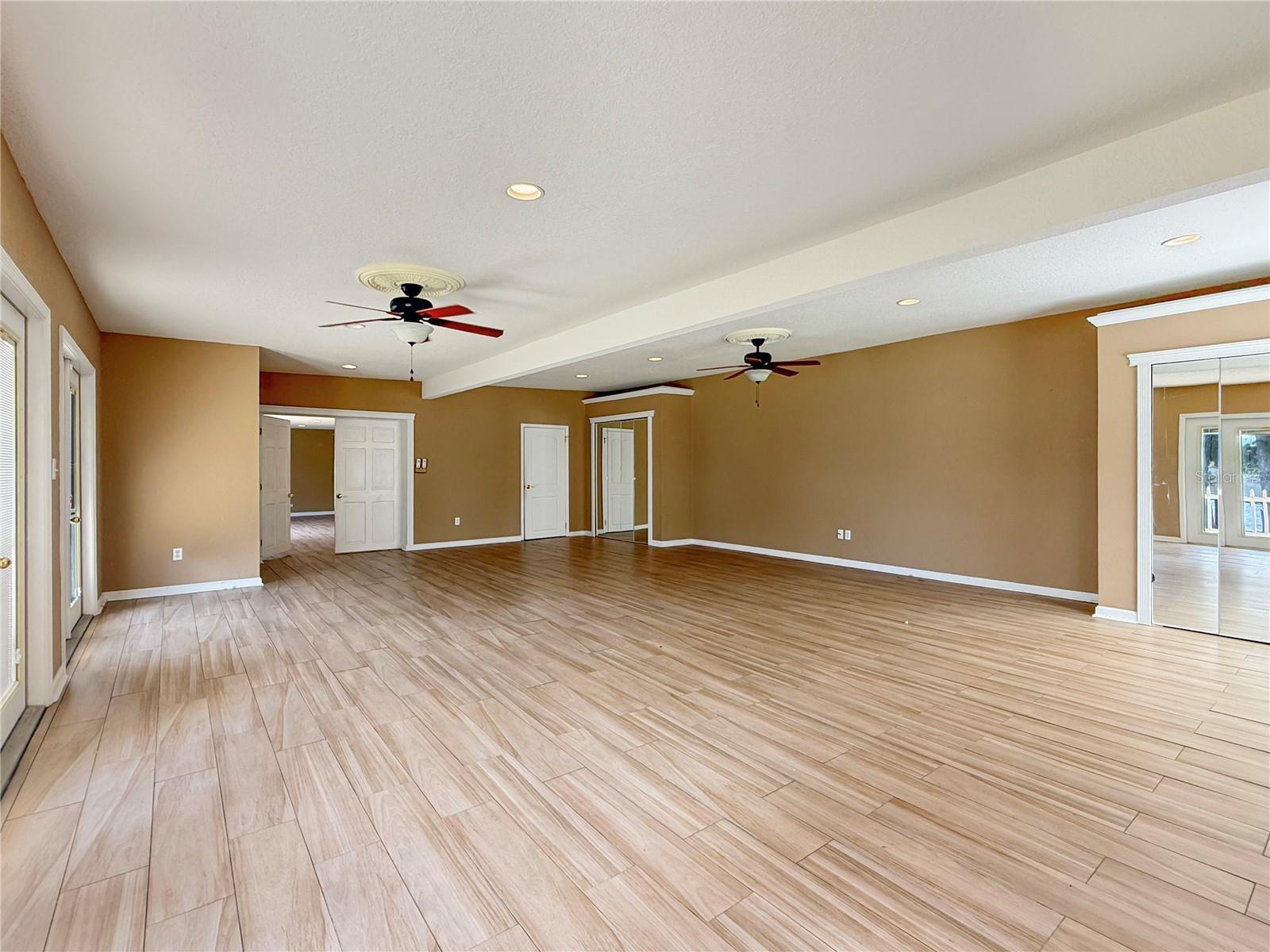 ELOISE WOODS LAKE ROY UNIT - Residential Lease