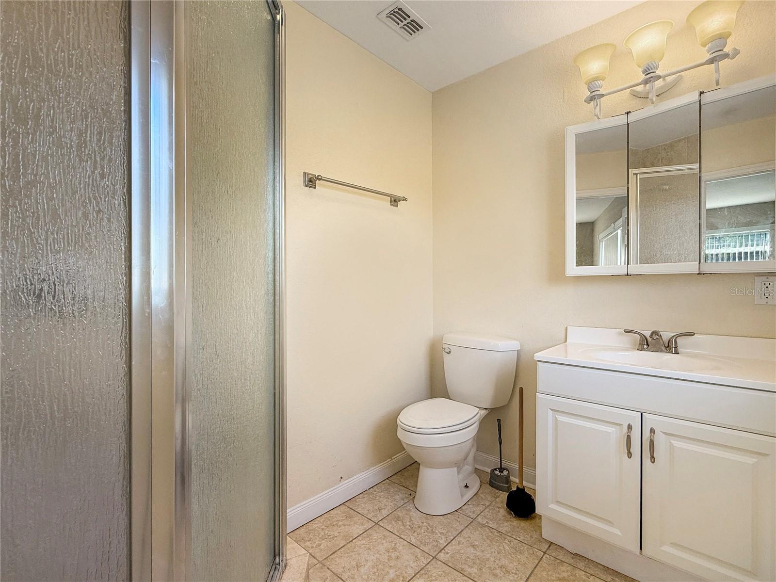 ELOISE WOODS LAKE ROY UNIT - Residential Lease