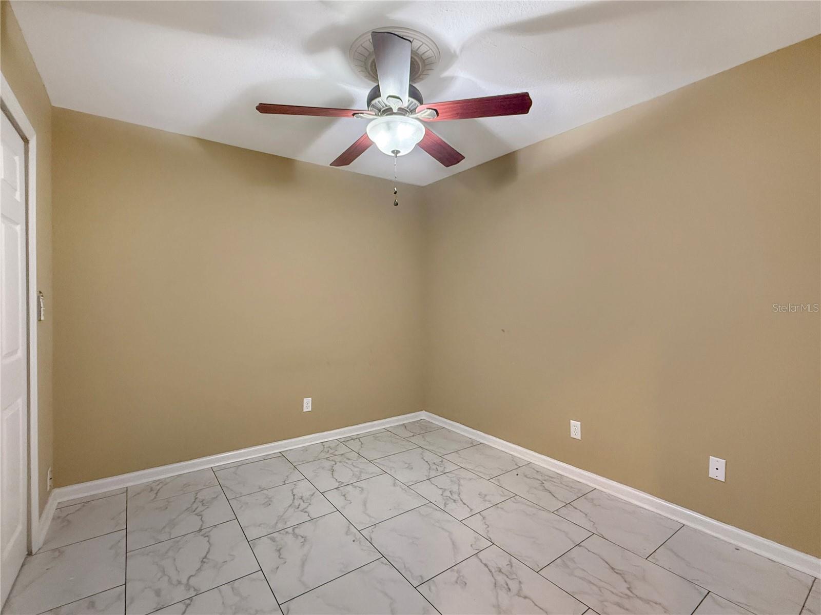 ELOISE WOODS LAKE ROY UNIT - Residential Lease