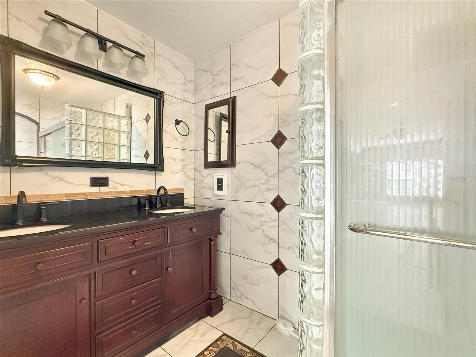 ELOISE WOODS LAKE ROY UNIT - Residential Lease