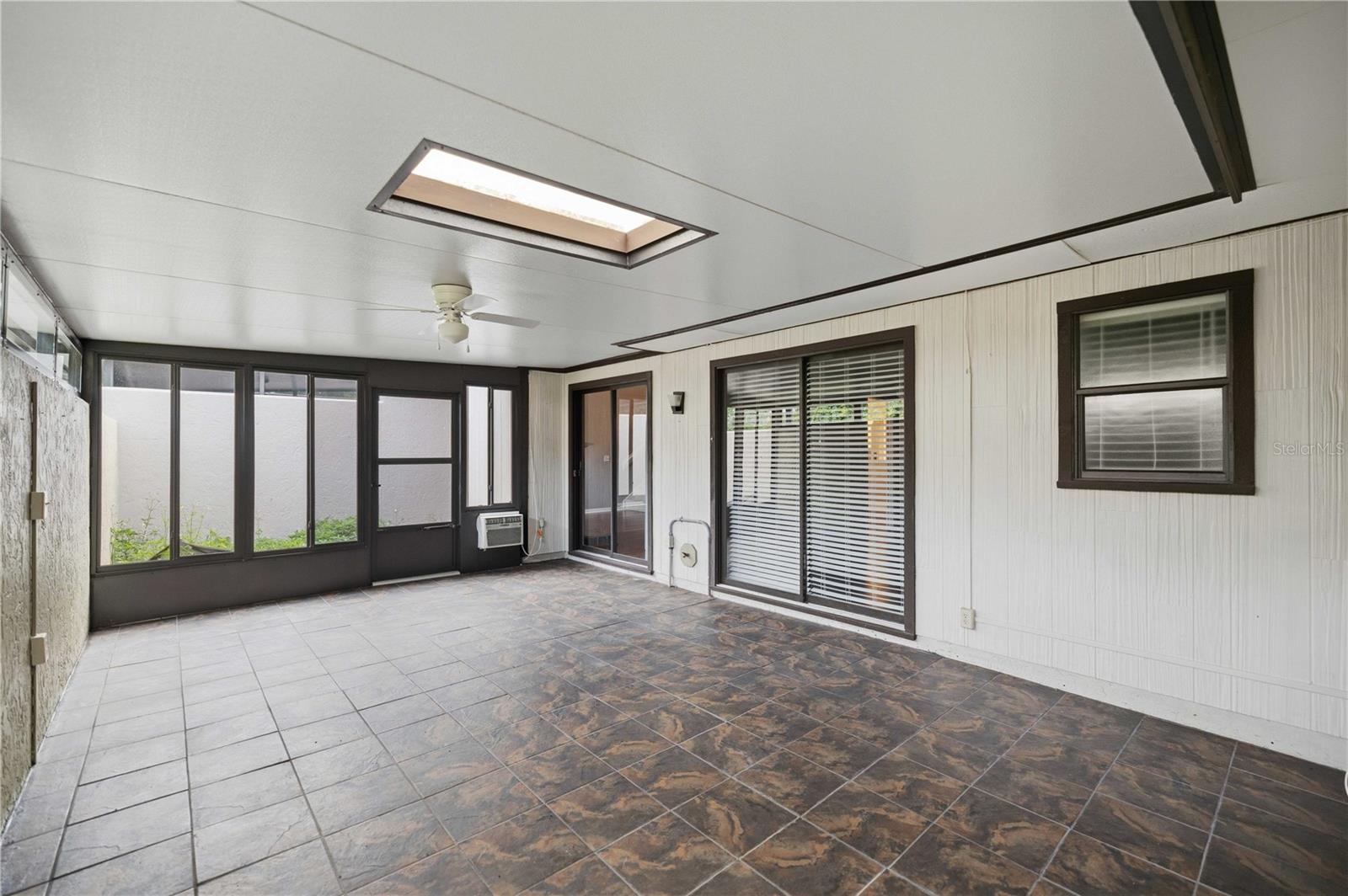 VILLAGE NORTH UN 12 - Residential