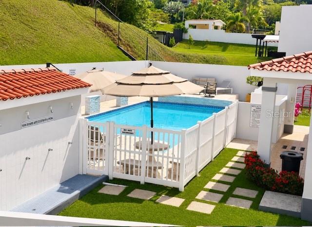 RIVER EDGE HILLS - Residential