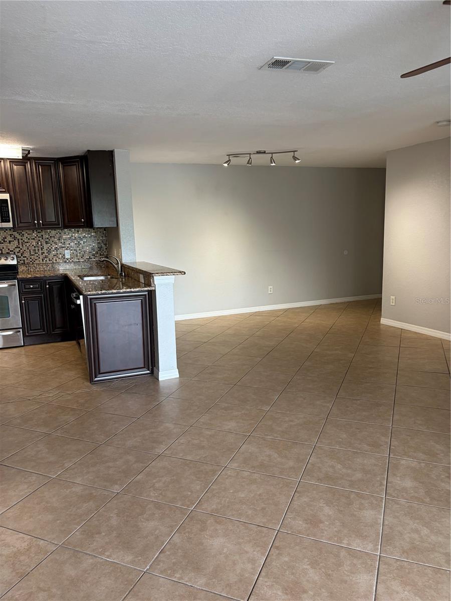 SANDLAKE PRIVATE RESIDENCES - Residential