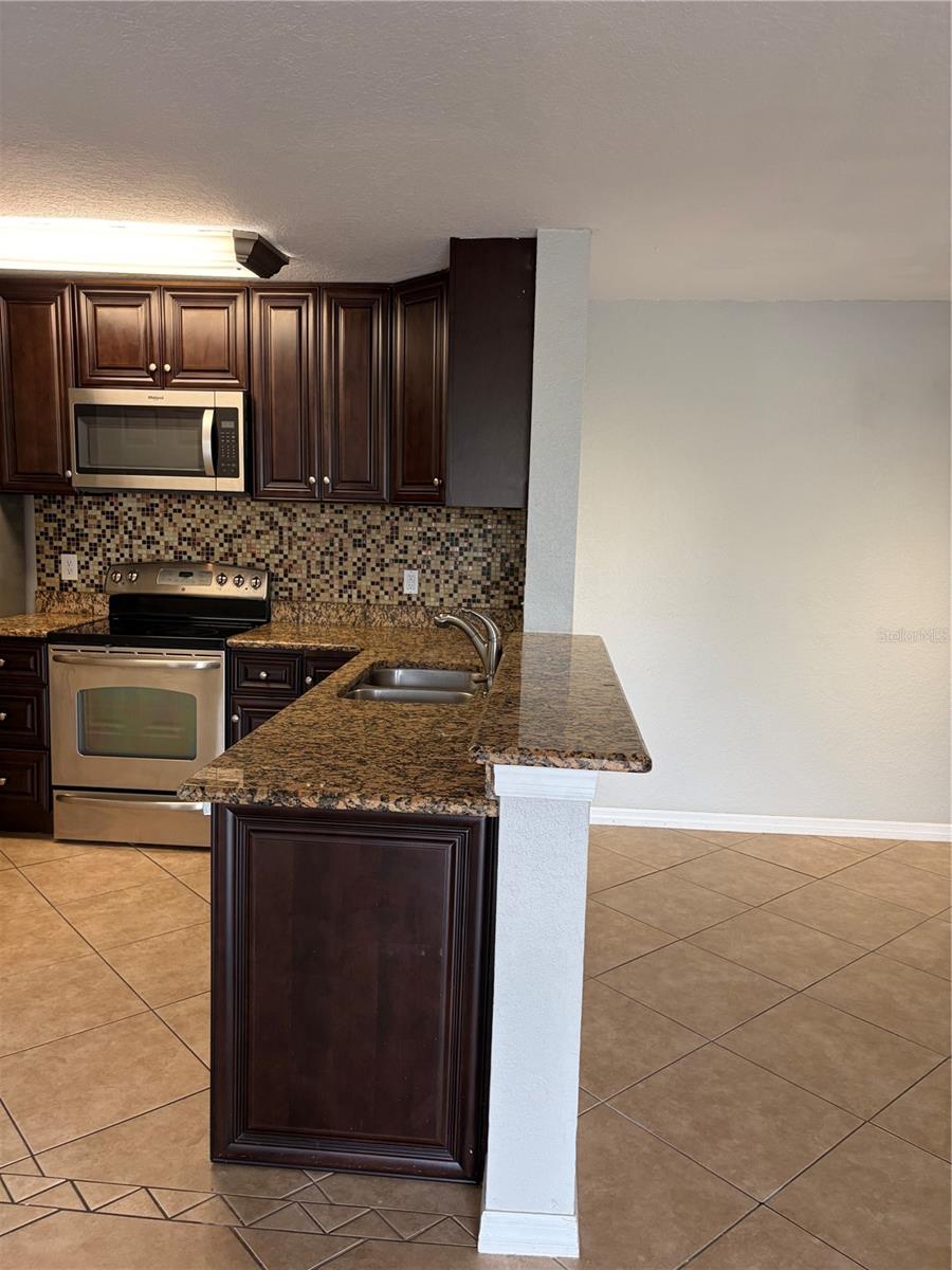 SANDLAKE PRIVATE RESIDENCES - Residential