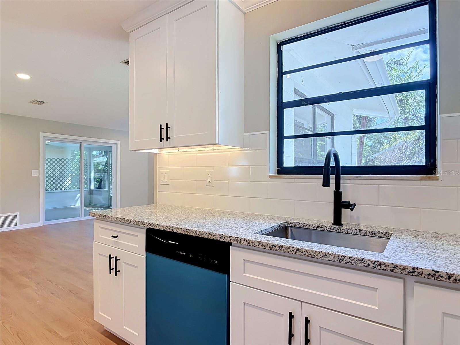 PALM GROVE - Residential