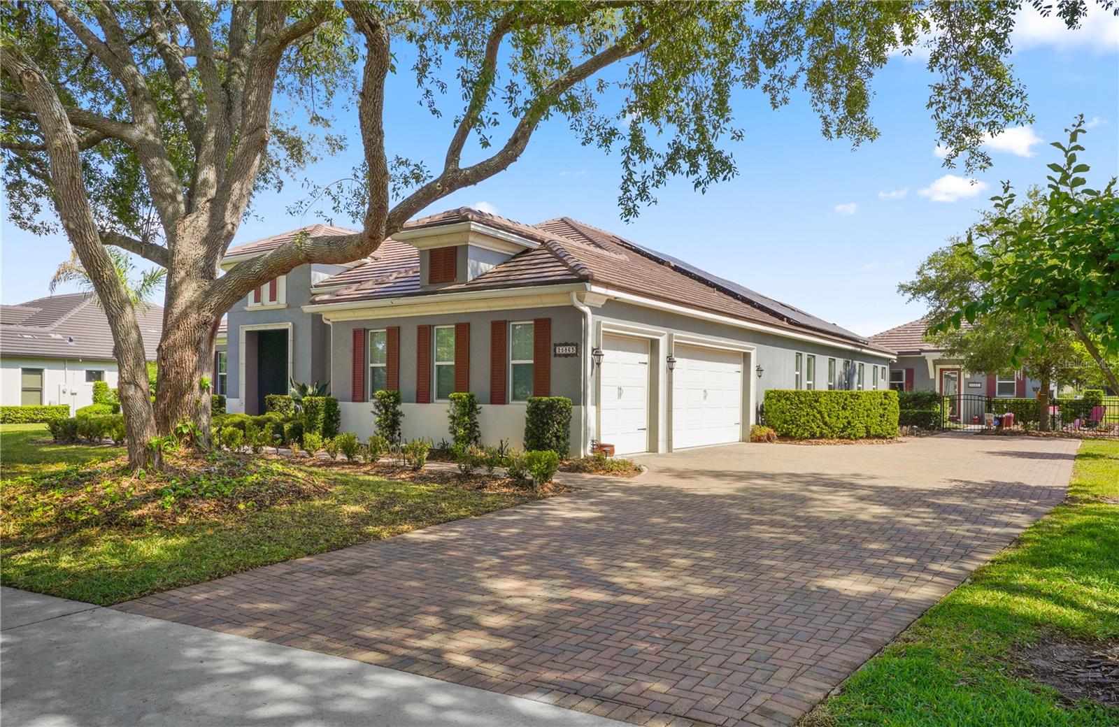 HEATHROW COUNTRY ESTATE - Residential