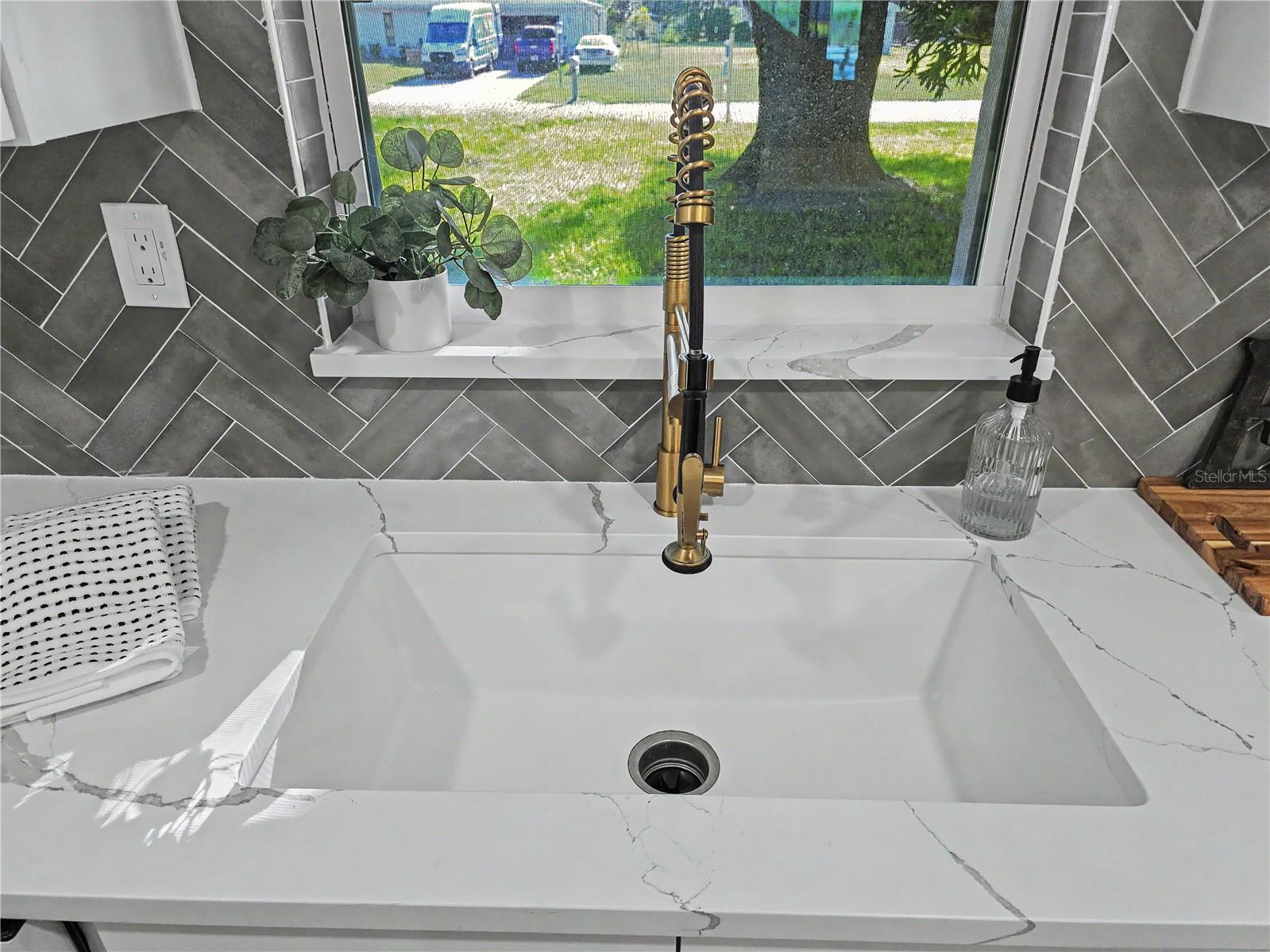LAKESIDE GROVE ESTATES - Residential