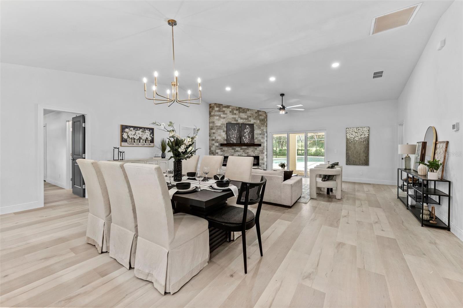 LAKESIDE GROVE ESTATES - Residential