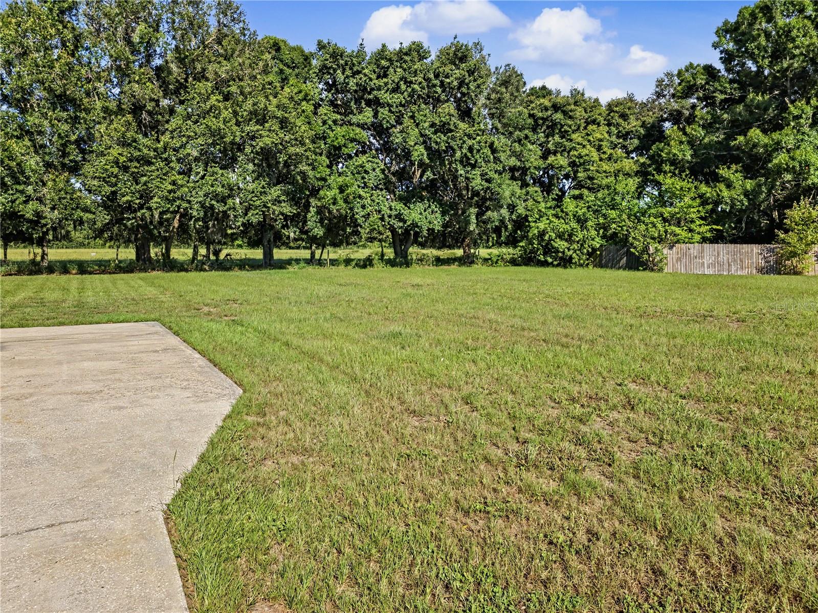 LAKESIDE GROVE ESTATES - Residential