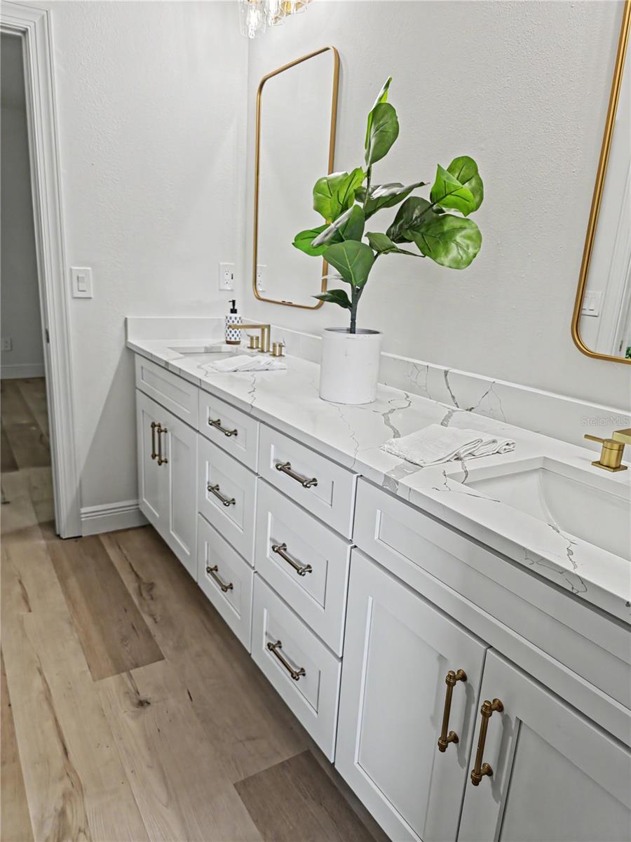 LAKESIDE GROVE ESTATES - Residential