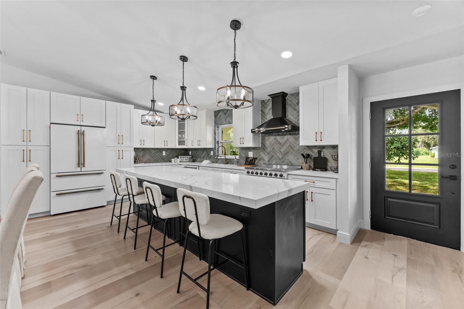 LAKESIDE GROVE ESTATES - Residential