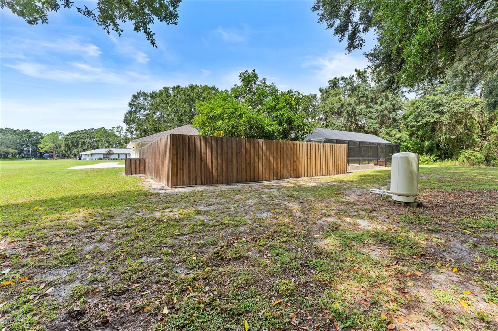 LAKESIDE GROVE ESTATES - Residential