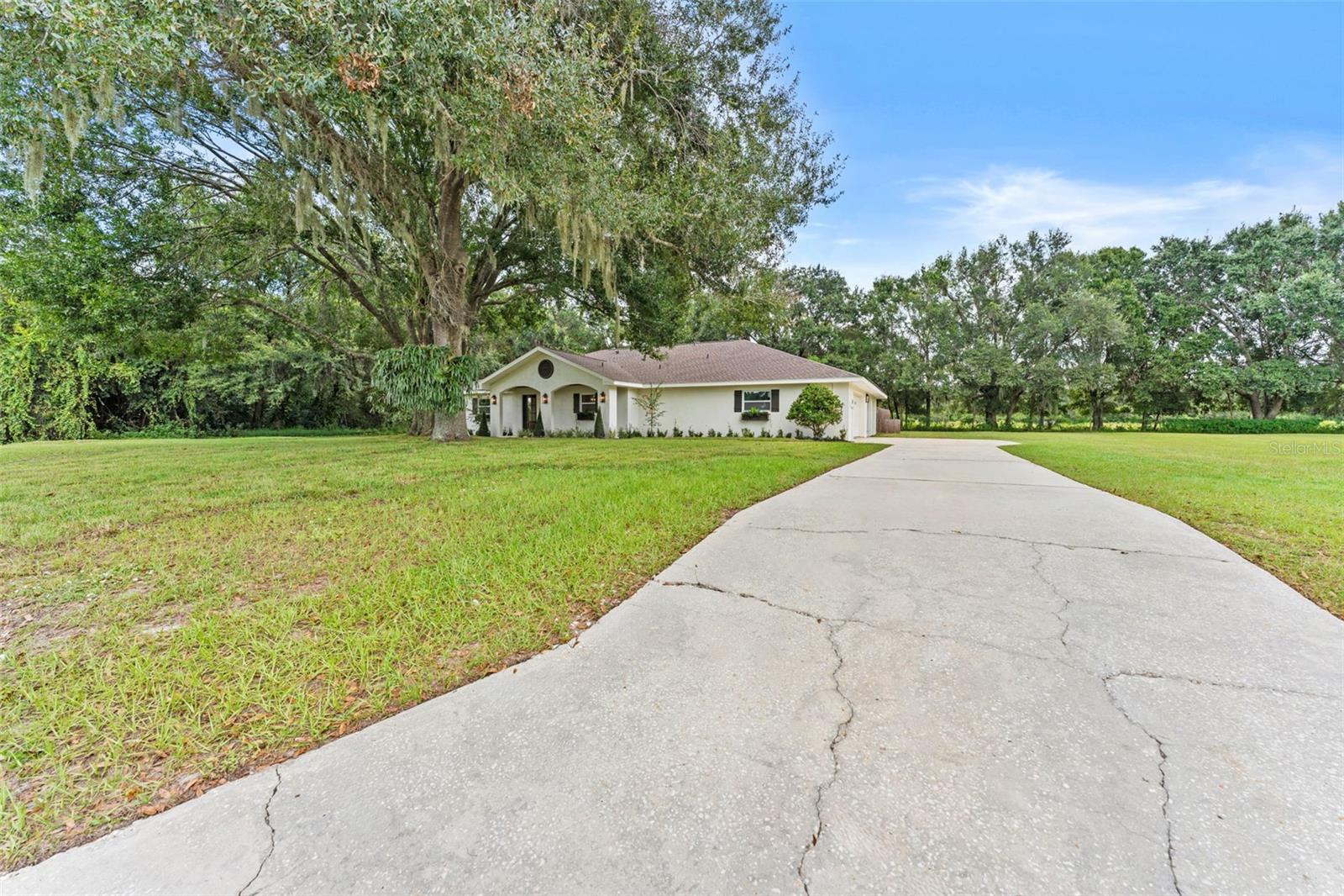 LAKESIDE GROVE ESTATES - Residential