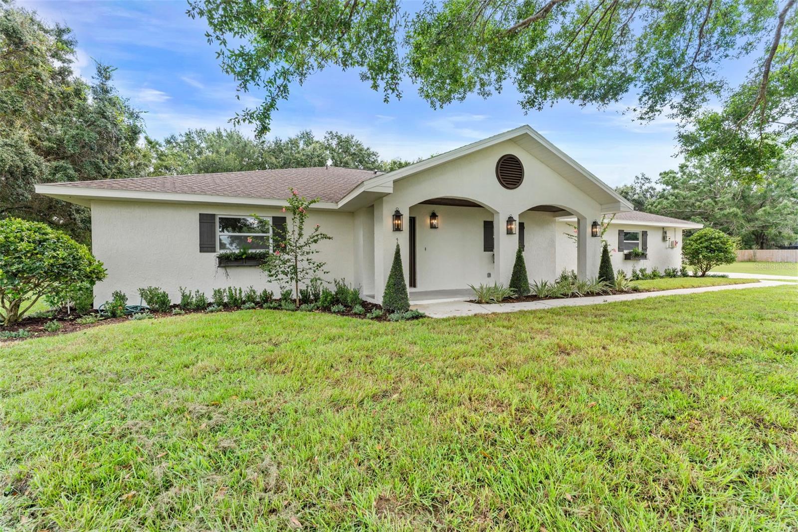 LAKESIDE GROVE ESTATES - Residential