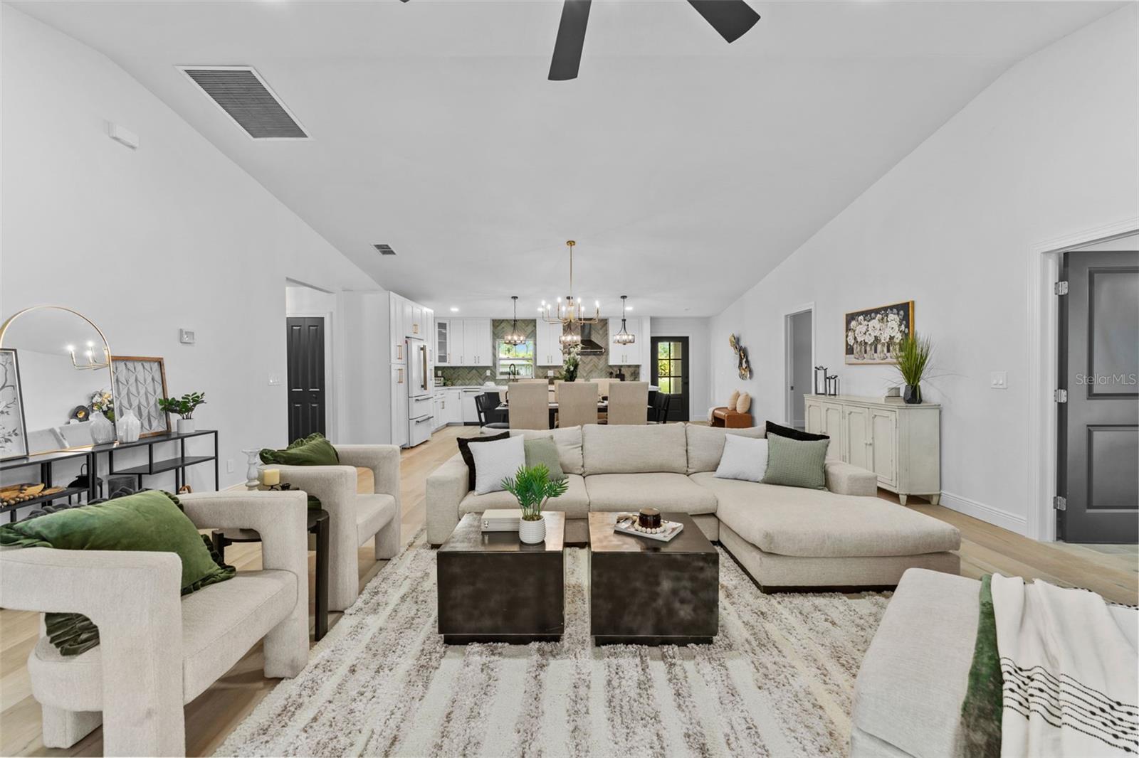 LAKESIDE GROVE ESTATES - Residential