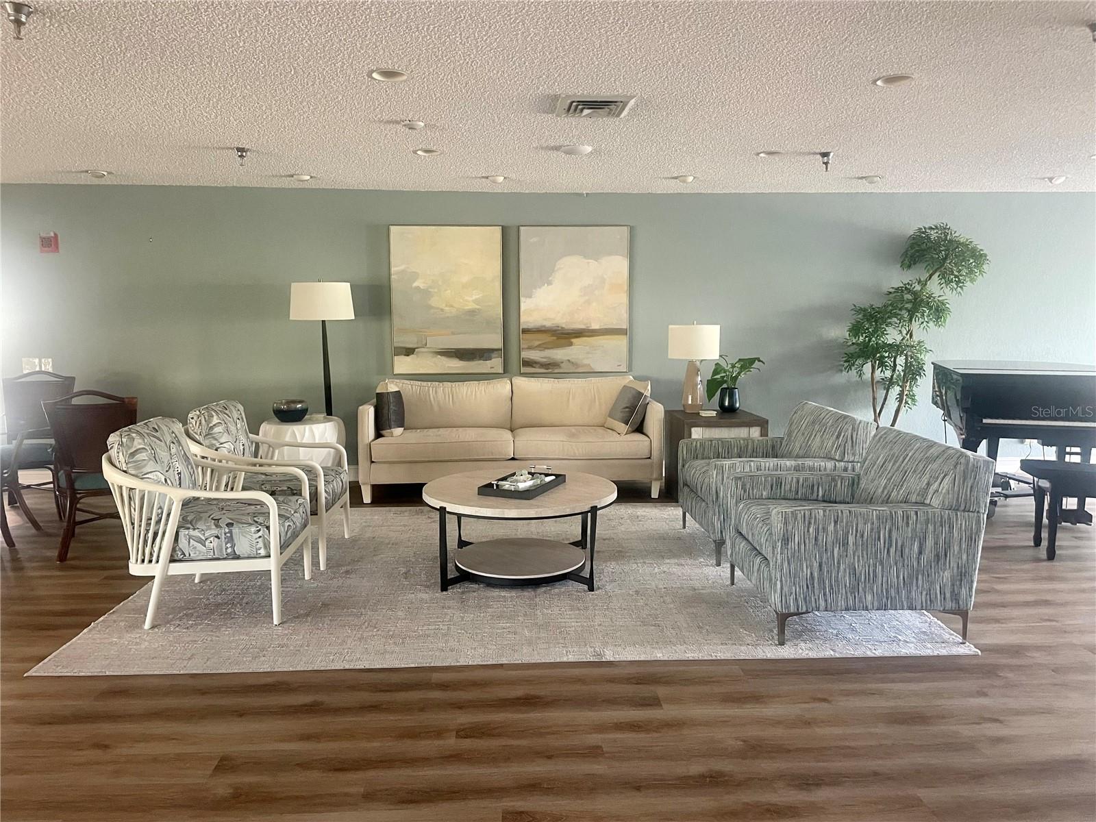 HARBOURSIDE CONDO - Residential