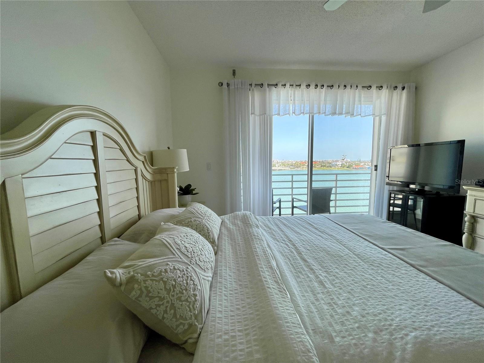 HARBOURSIDE CONDO - Residential