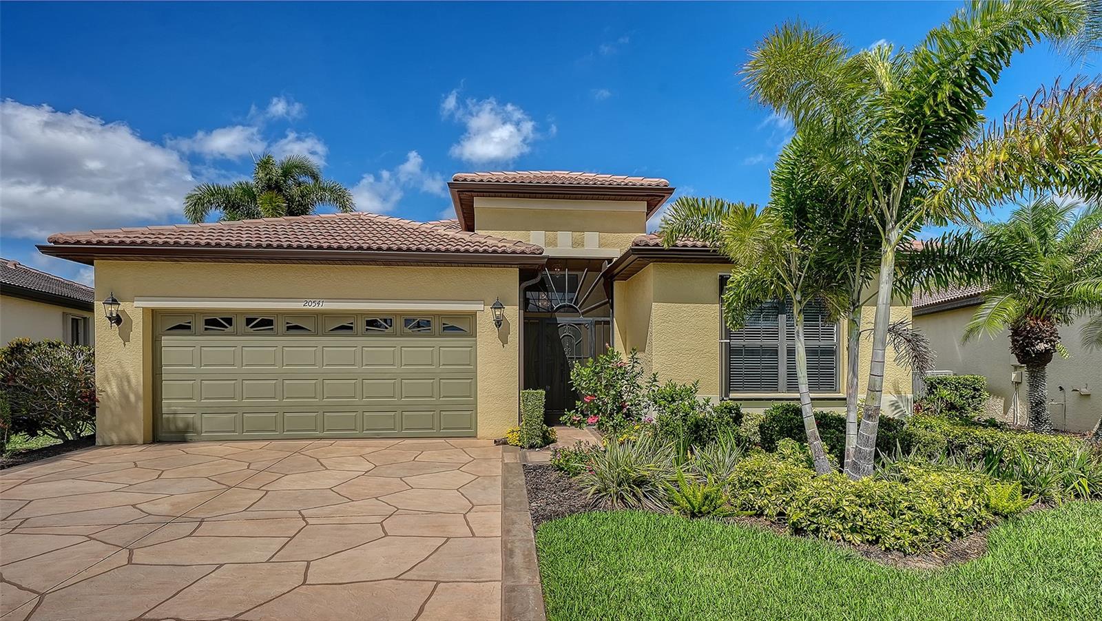 VENETIAN FALLS PH 2 - Residential