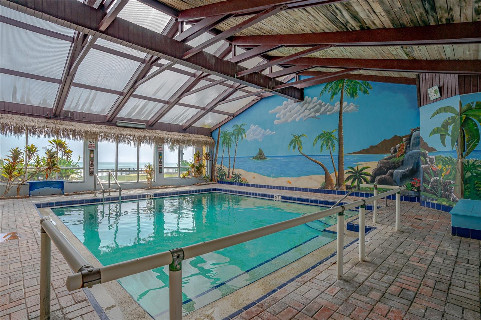 THE HAWAIIAN INN BEACH RESORT - Residential