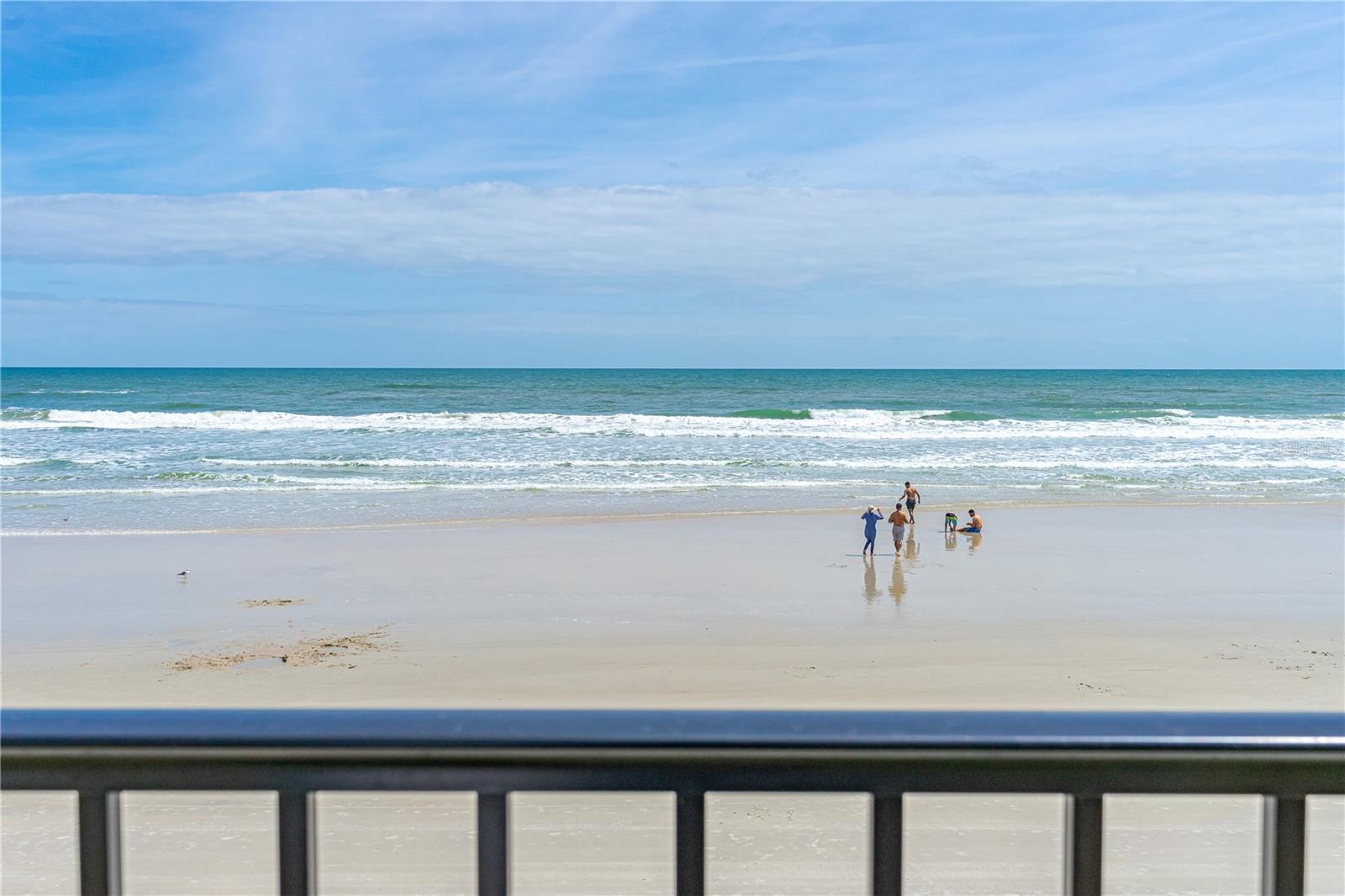 THE HAWAIIAN INN BEACH RESORT - Residential