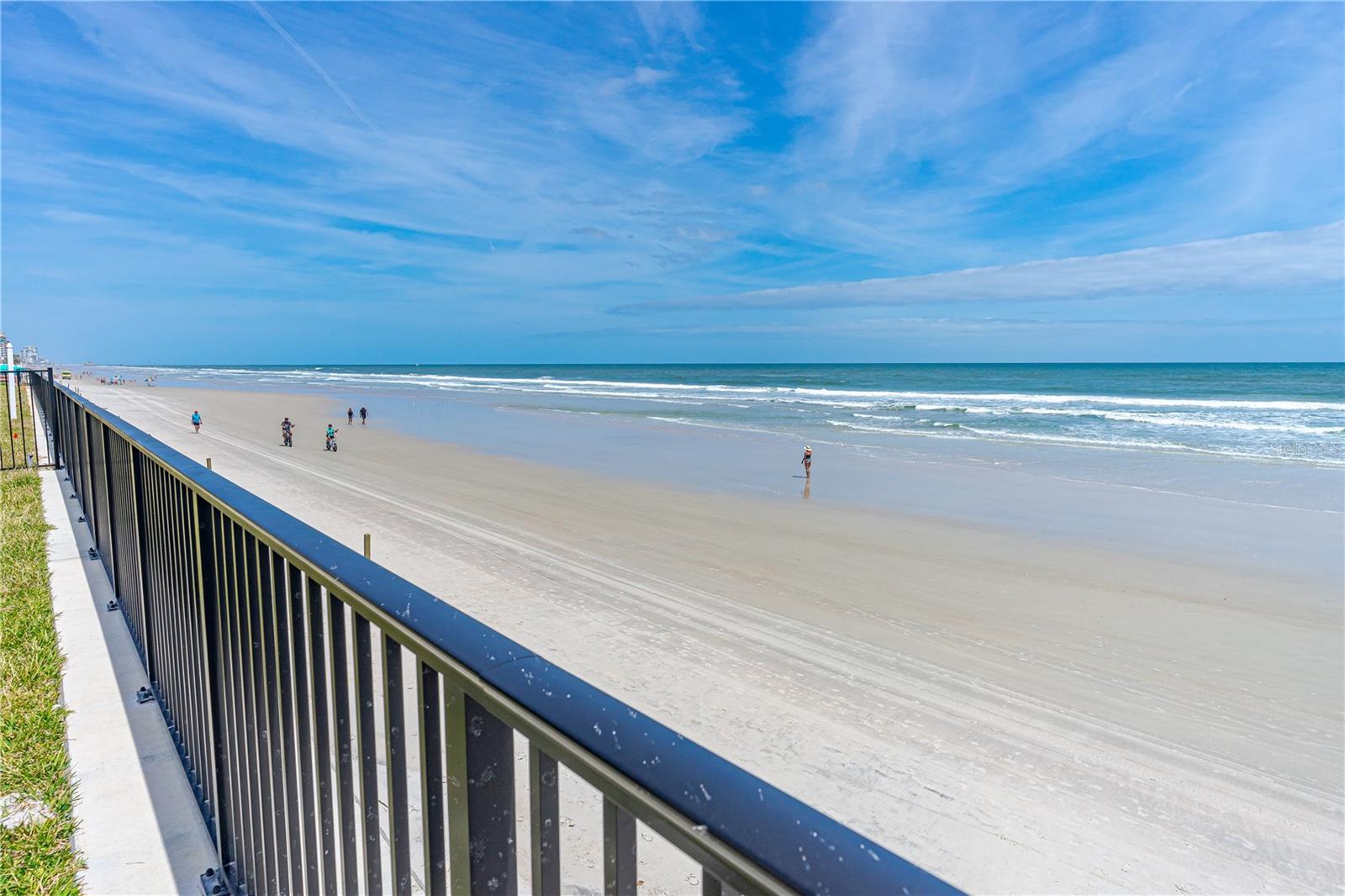 THE HAWAIIAN INN BEACH RESORT - Residential