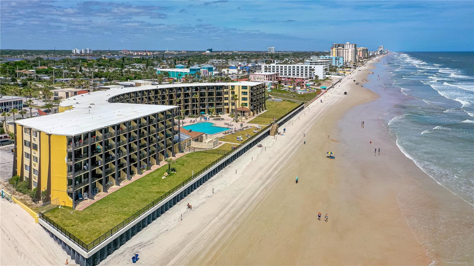 THE HAWAIIAN INN BEACH RESORT - Residential