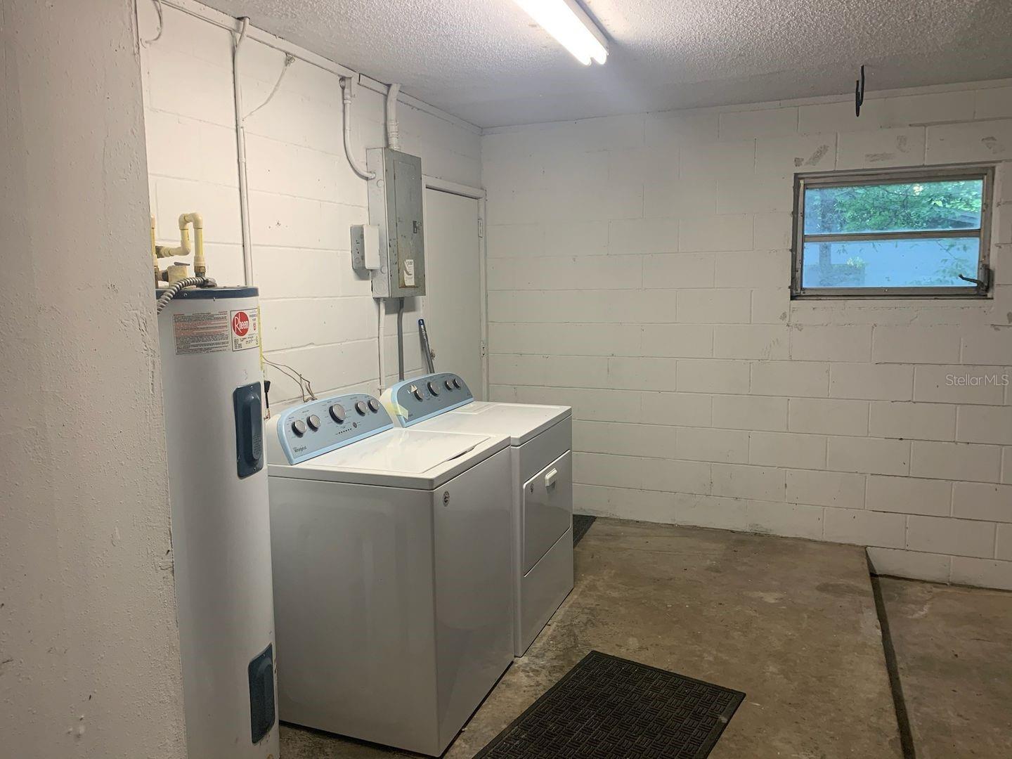 PINE ESTATES ADD 1 - Residential Lease