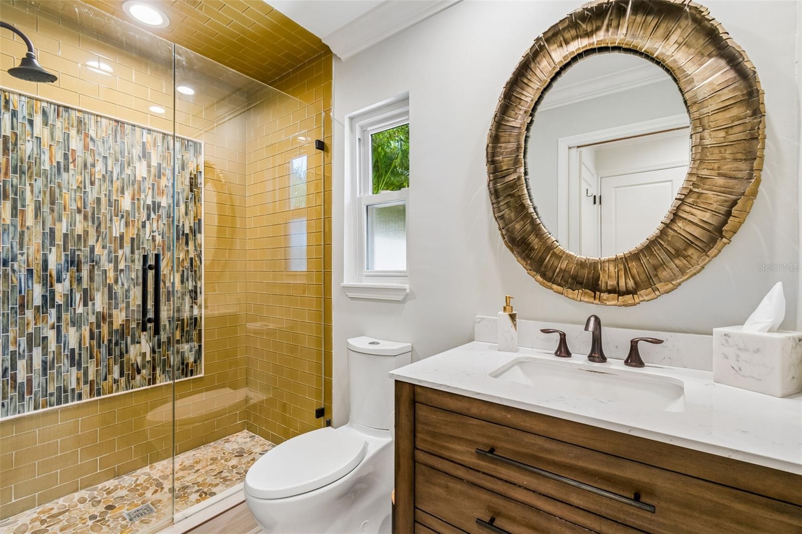 DEL ORO SHORES 1ST ADD - Residential
