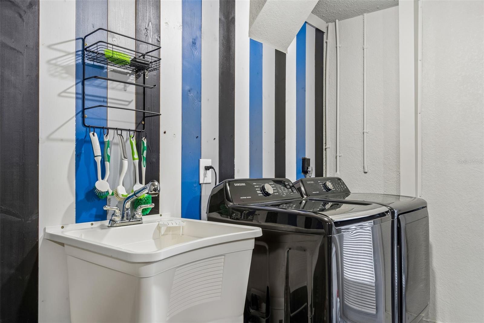 DEL ORO SHORES 1ST ADD - Residential