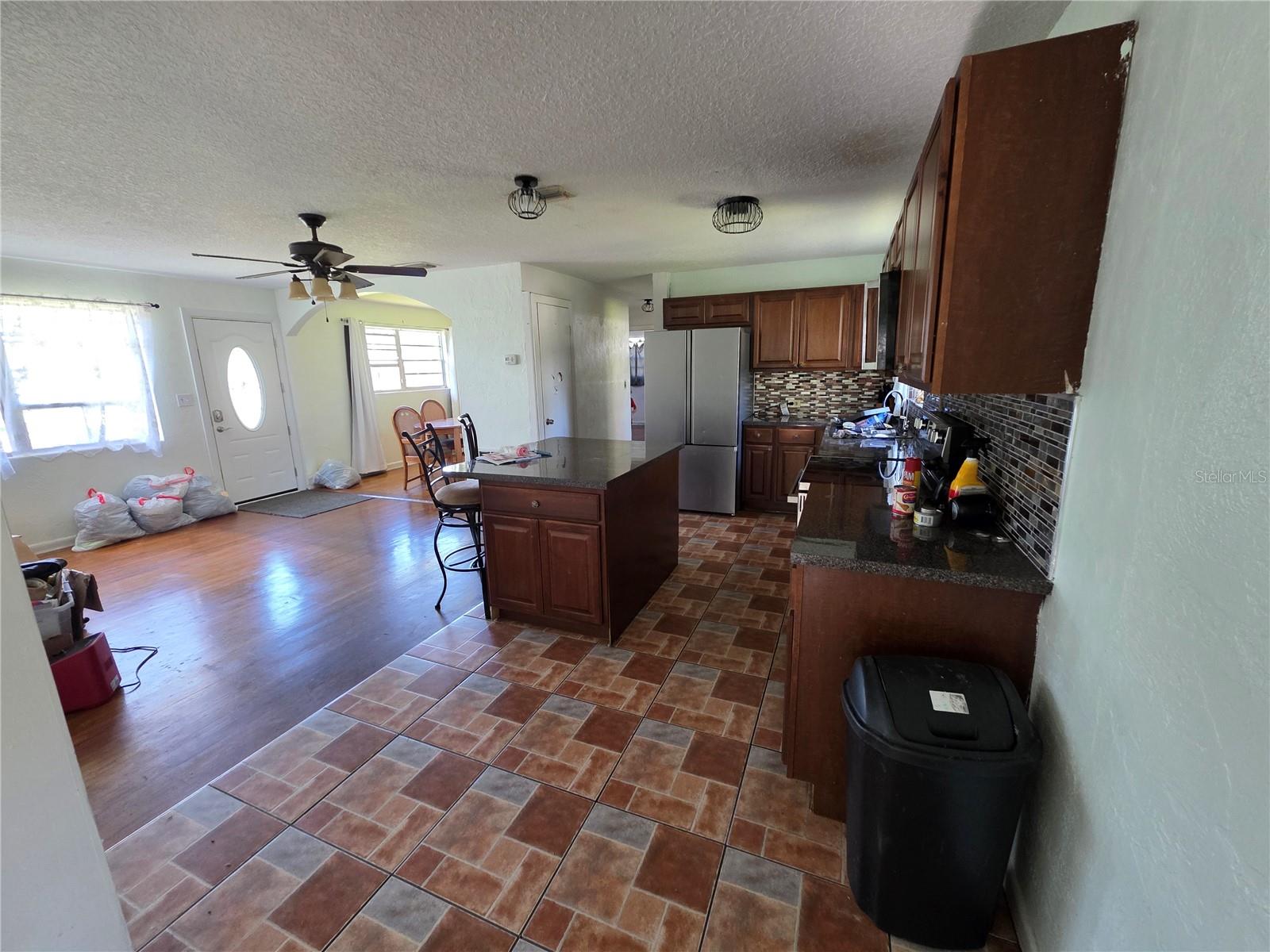 HOLLY MANOR - Residential