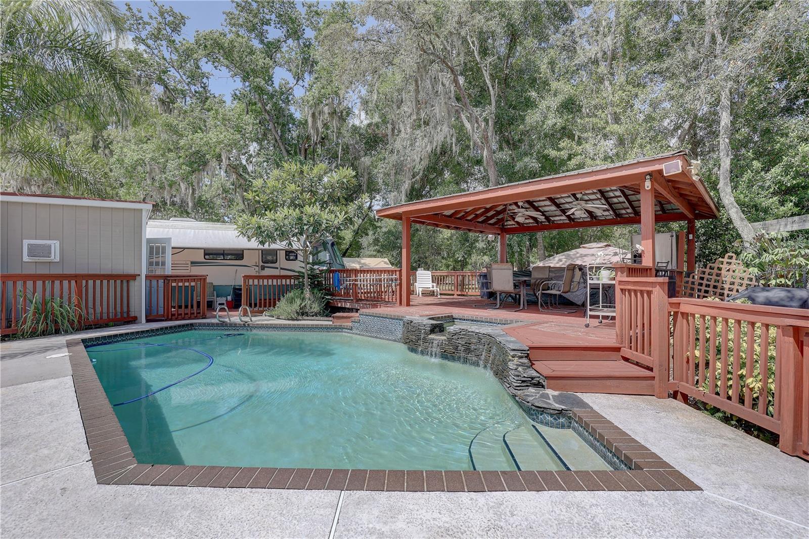 MOON LAKE ESTATES - Residential