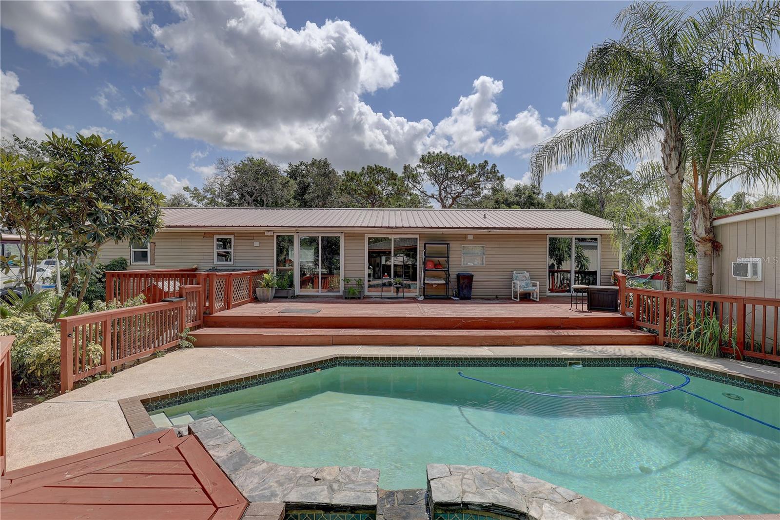 MOON LAKE ESTATES - Residential