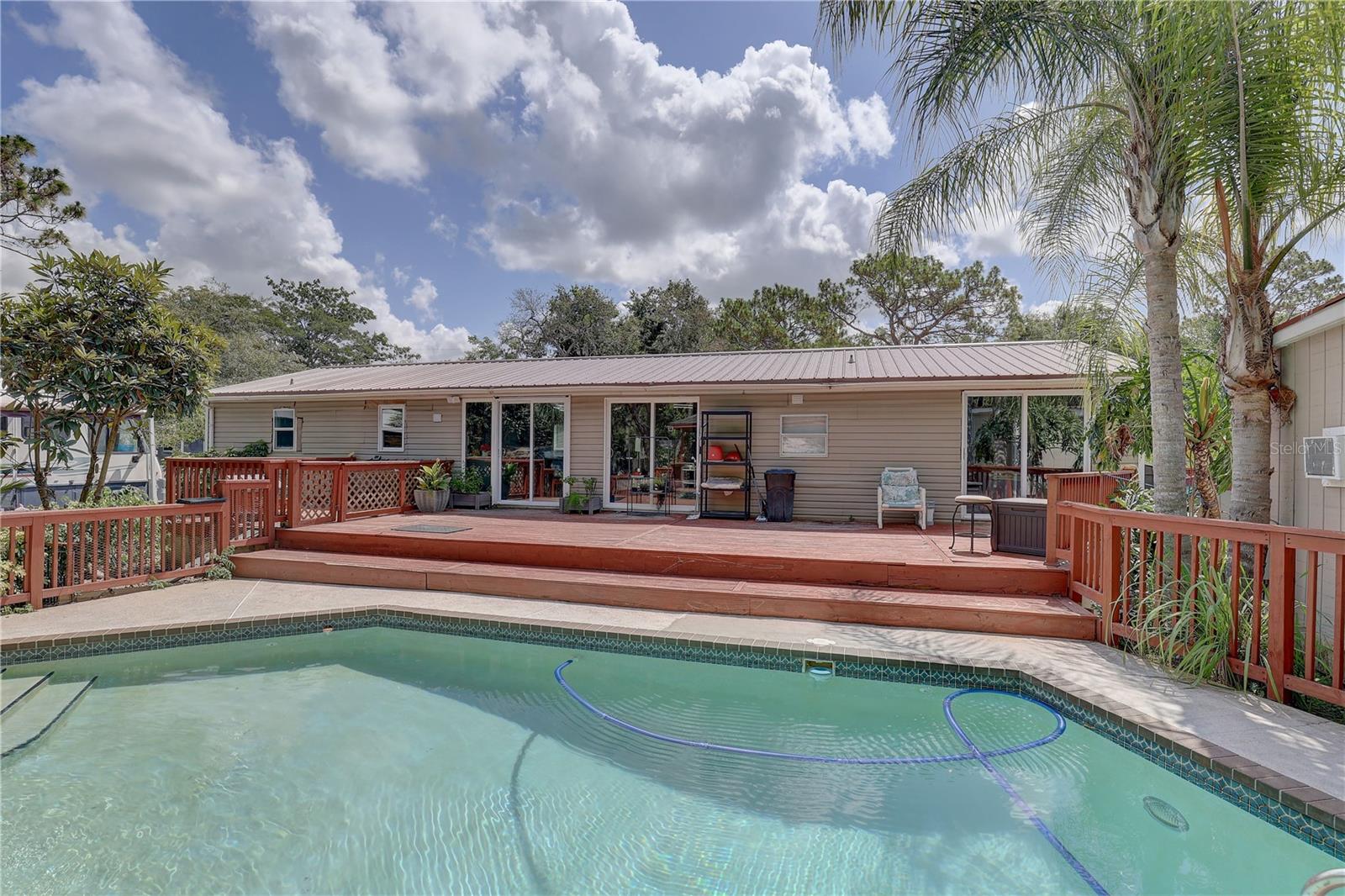 MOON LAKE ESTATES - Residential