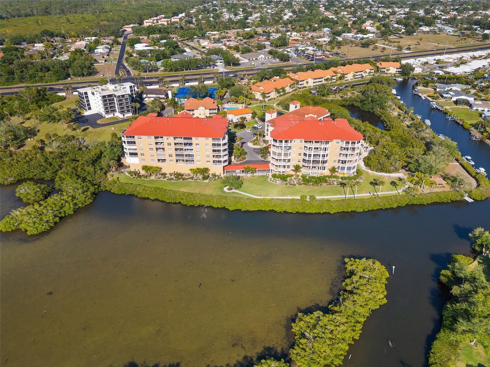 BLACKBURN HARBOR RESIDENCES - Residential