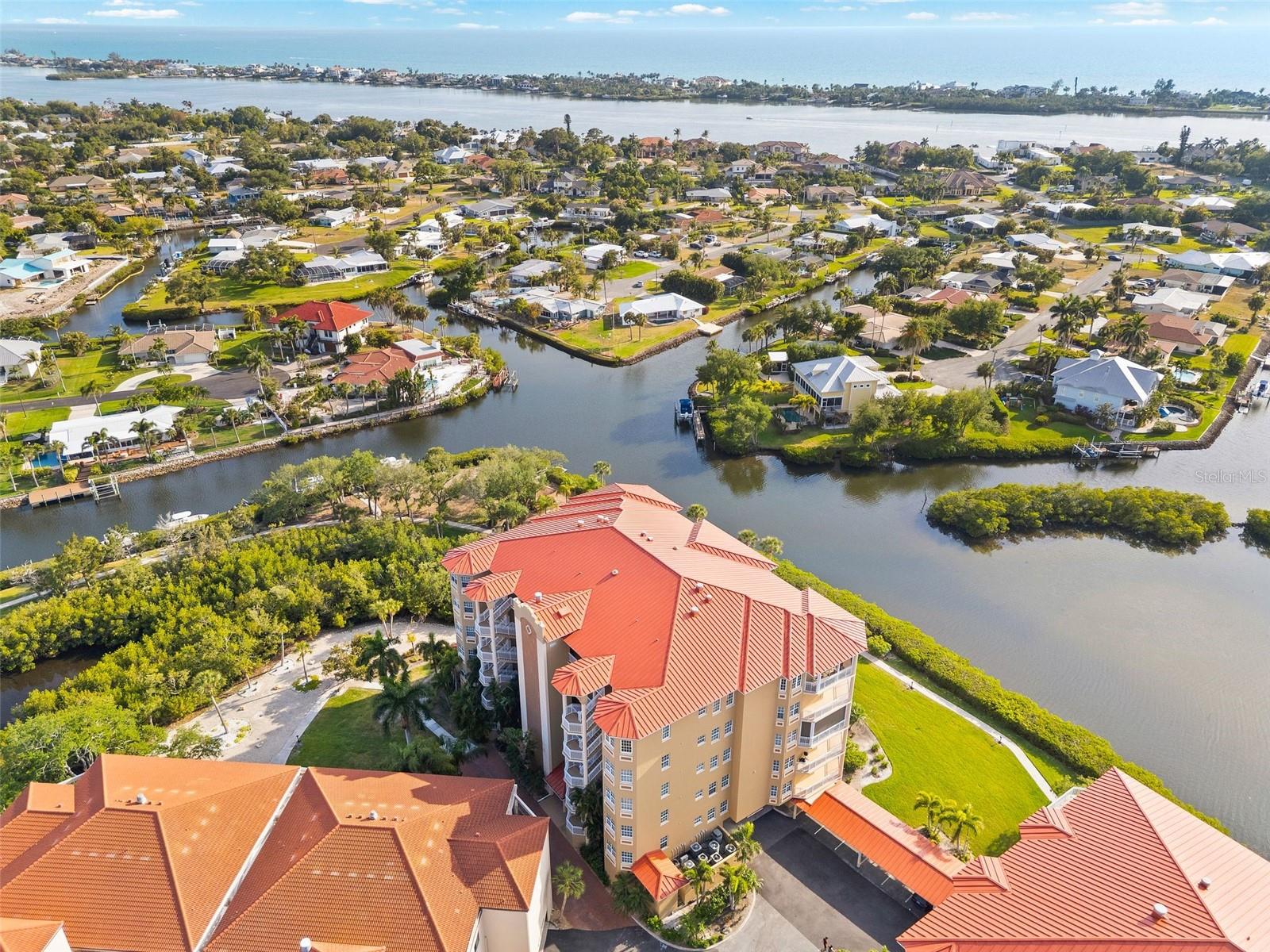 BLACKBURN HARBOR RESIDENCES - Residential