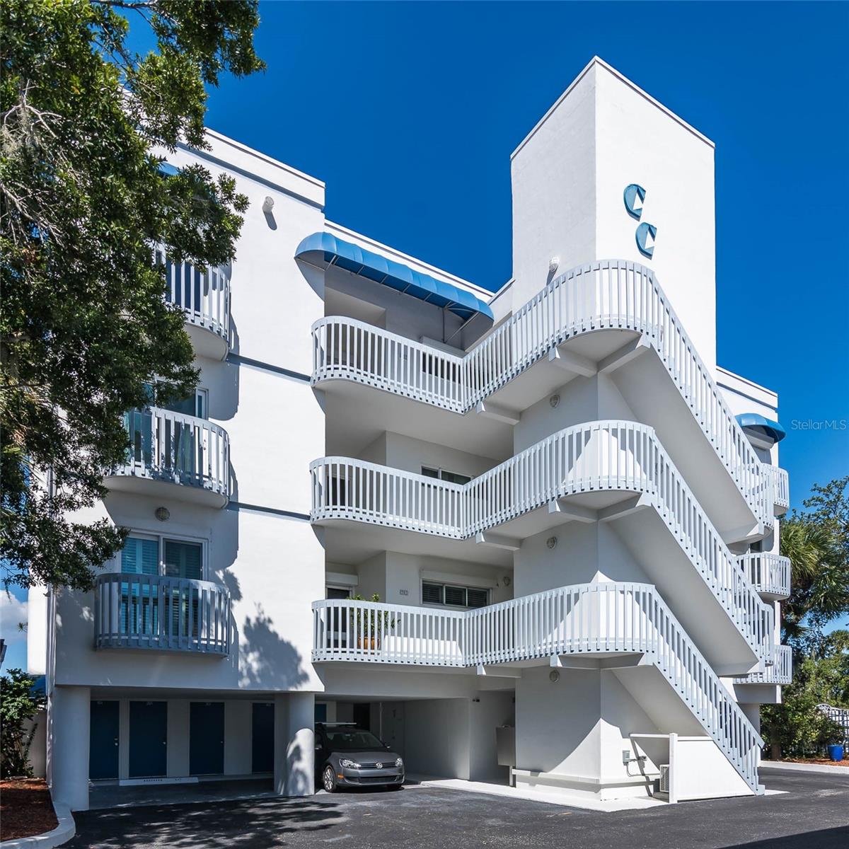 CRANE CLIFF - Residential