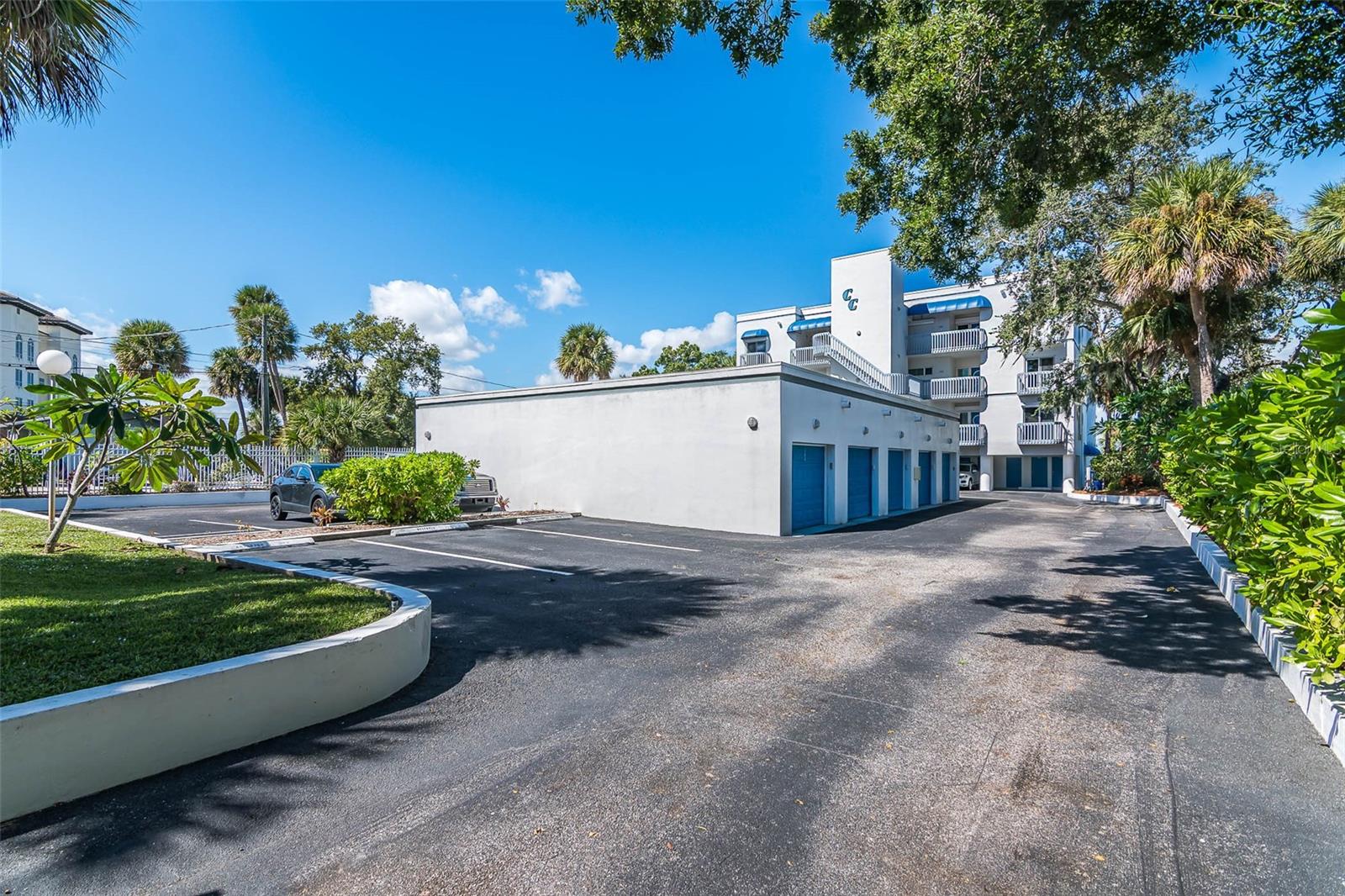CRANE CLIFF - Residential